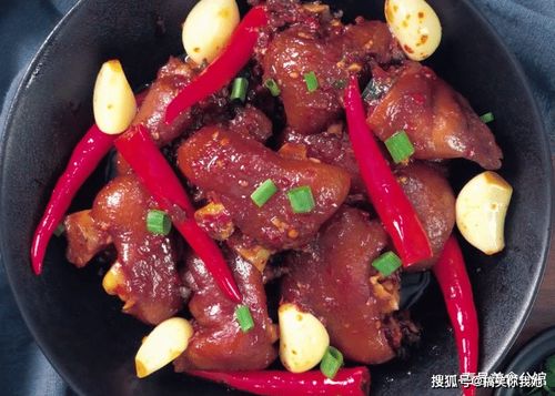 愛吃香辣豬蹄的不要錯(cuò)過,簡(jiǎn)單美味,肥而不膩,解饞的居家美食